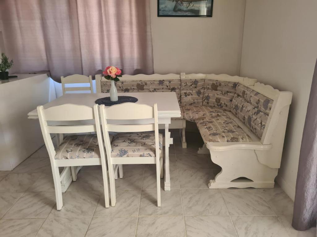 Apartments Triton ロゴズニッツァ エクステリア 写真
