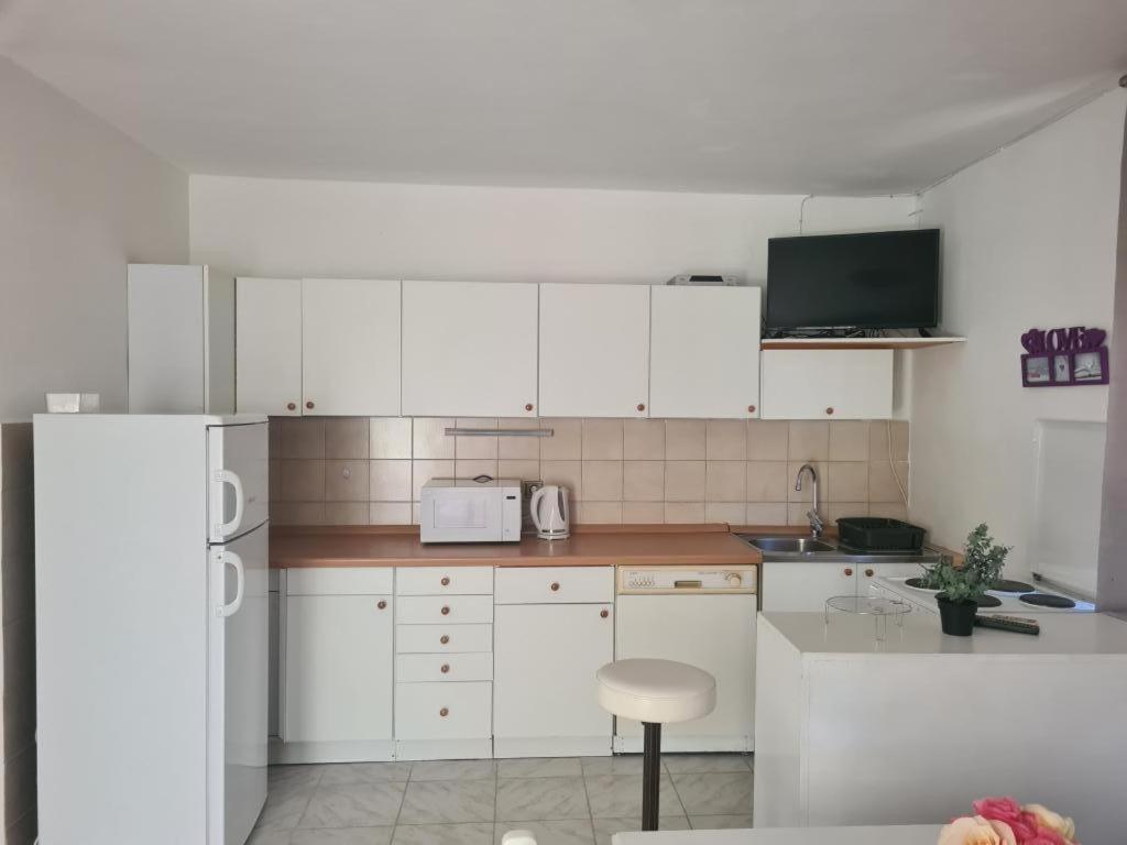 Apartments Triton ロゴズニッツァ エクステリア 写真