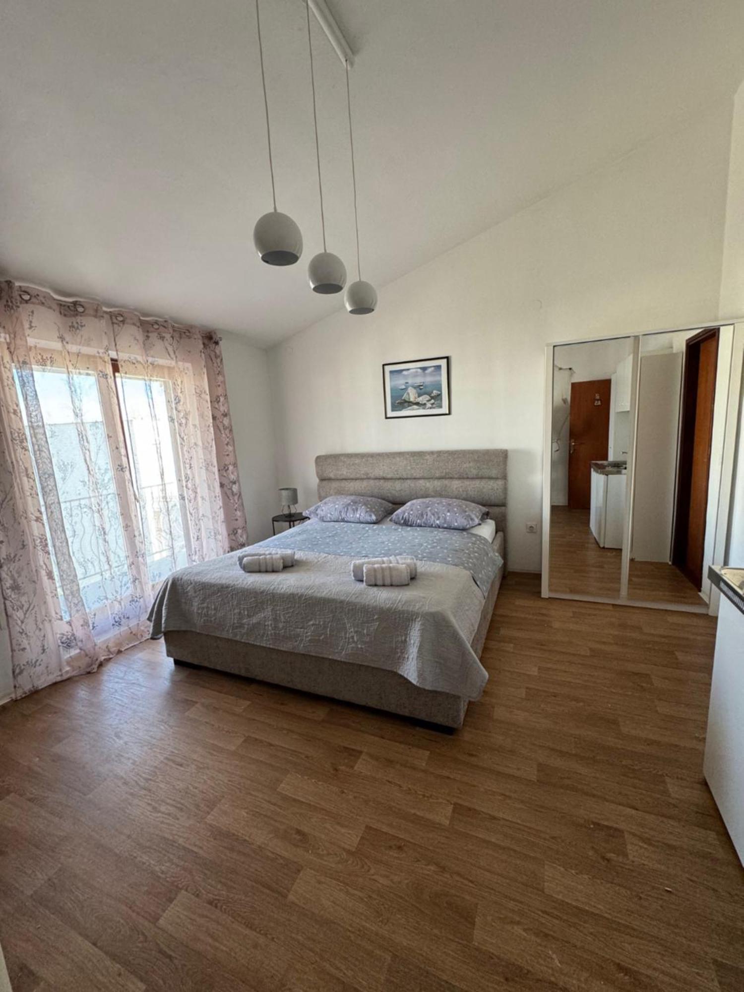 Apartments Triton ロゴズニッツァ エクステリア 写真
