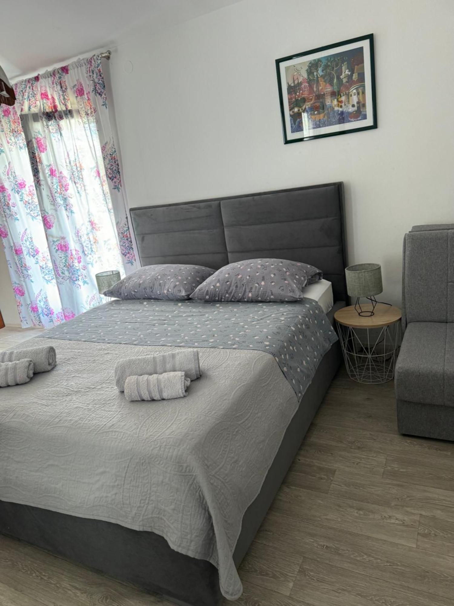 Apartments Triton ロゴズニッツァ エクステリア 写真